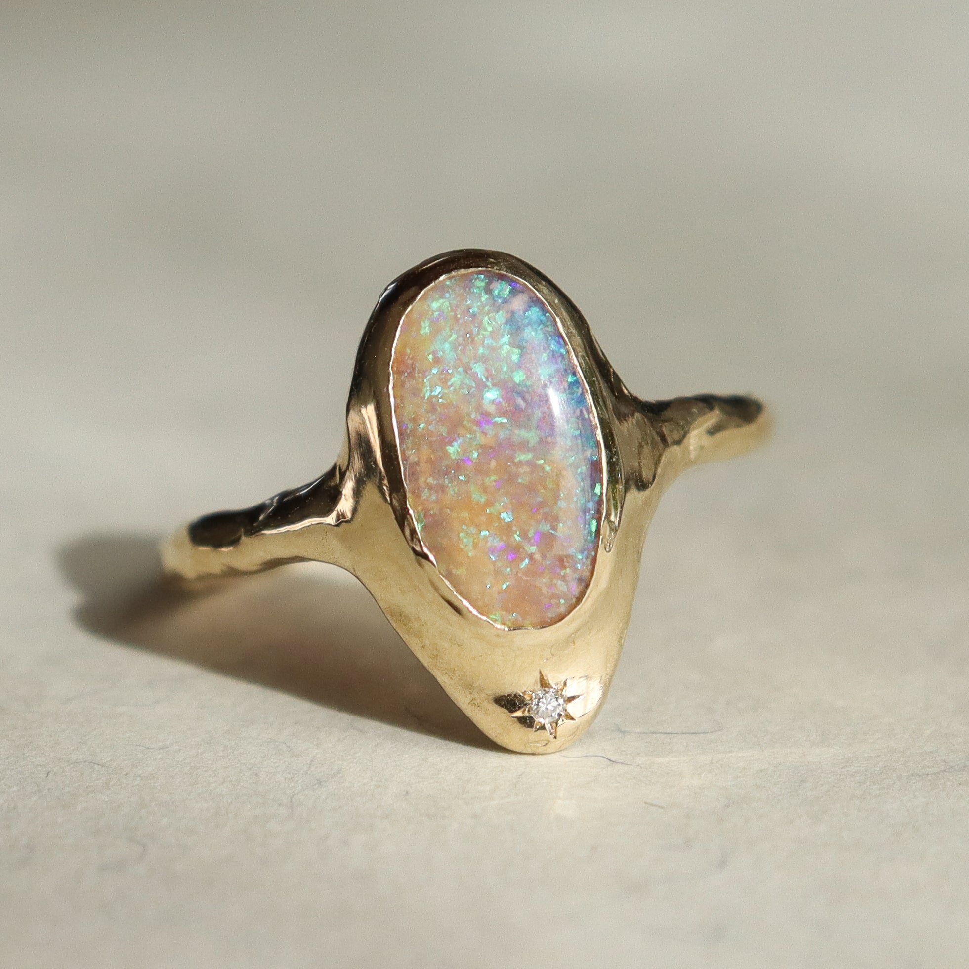 Illumination Ring III Opal Diamond 14k Gold