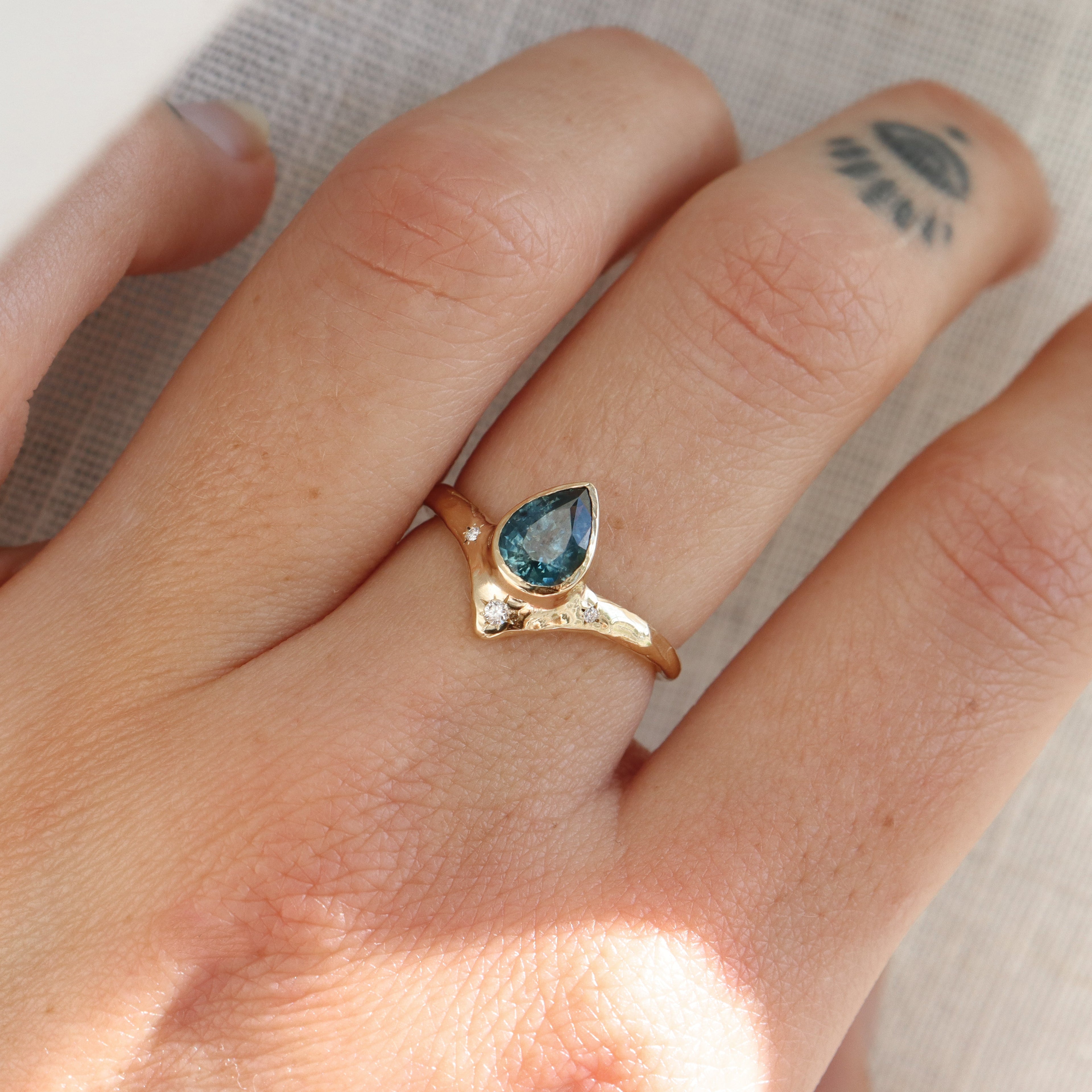 Reign of Light Ring | Montana Sapphire, Diamonds, 14k Gold