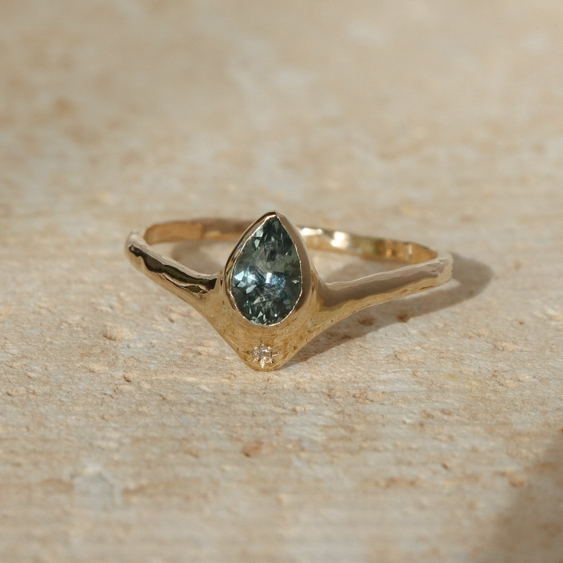 Reign of Light Ring | Montana Sapphire, Diamond, 14k Gold