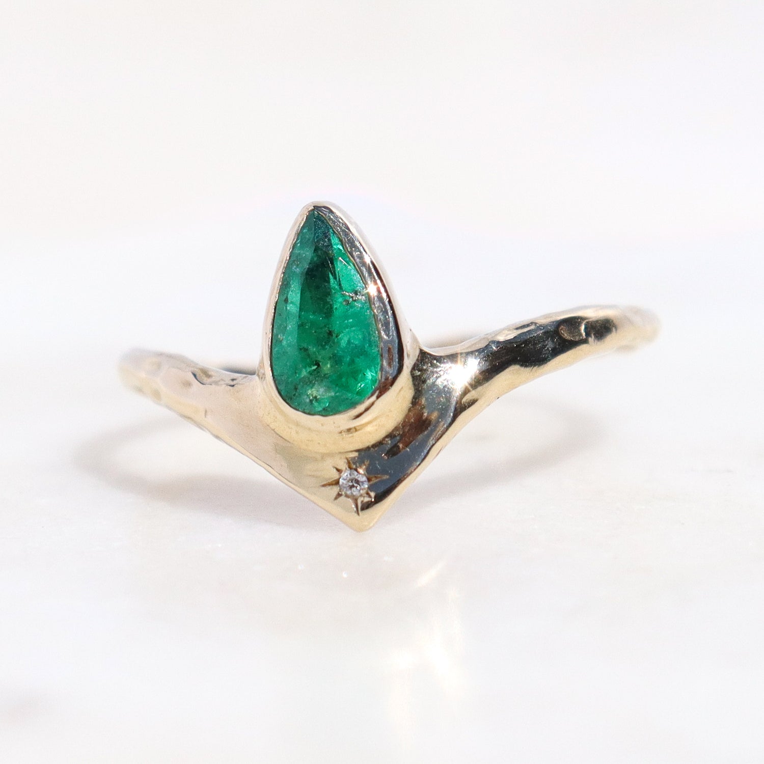 Emerald Reign of Light Ring II | Emerald, Diamond, 14k Gold