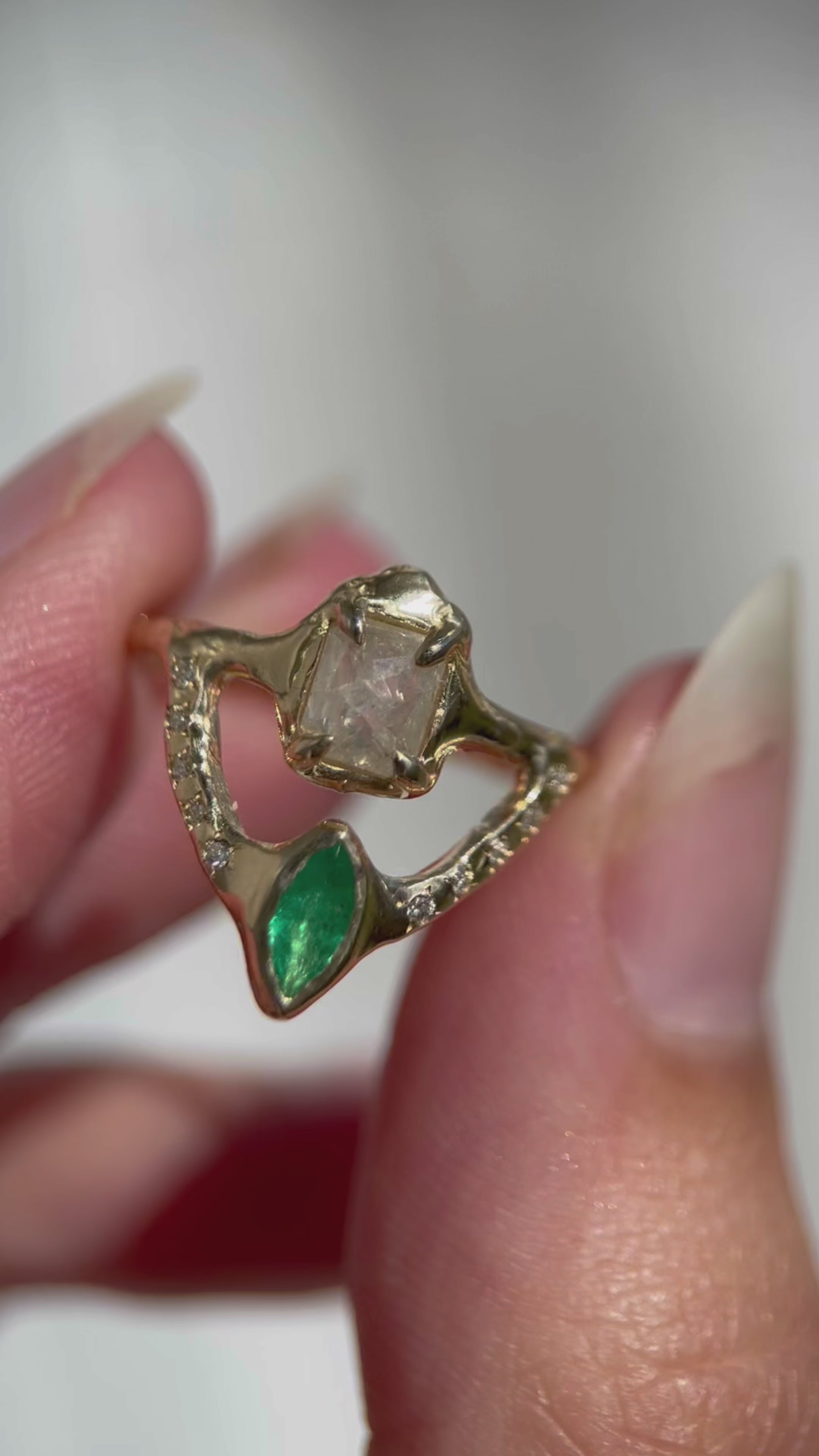 Reflections Ring | Icy Diamond, Emerald, Diamonds, 14k gold
