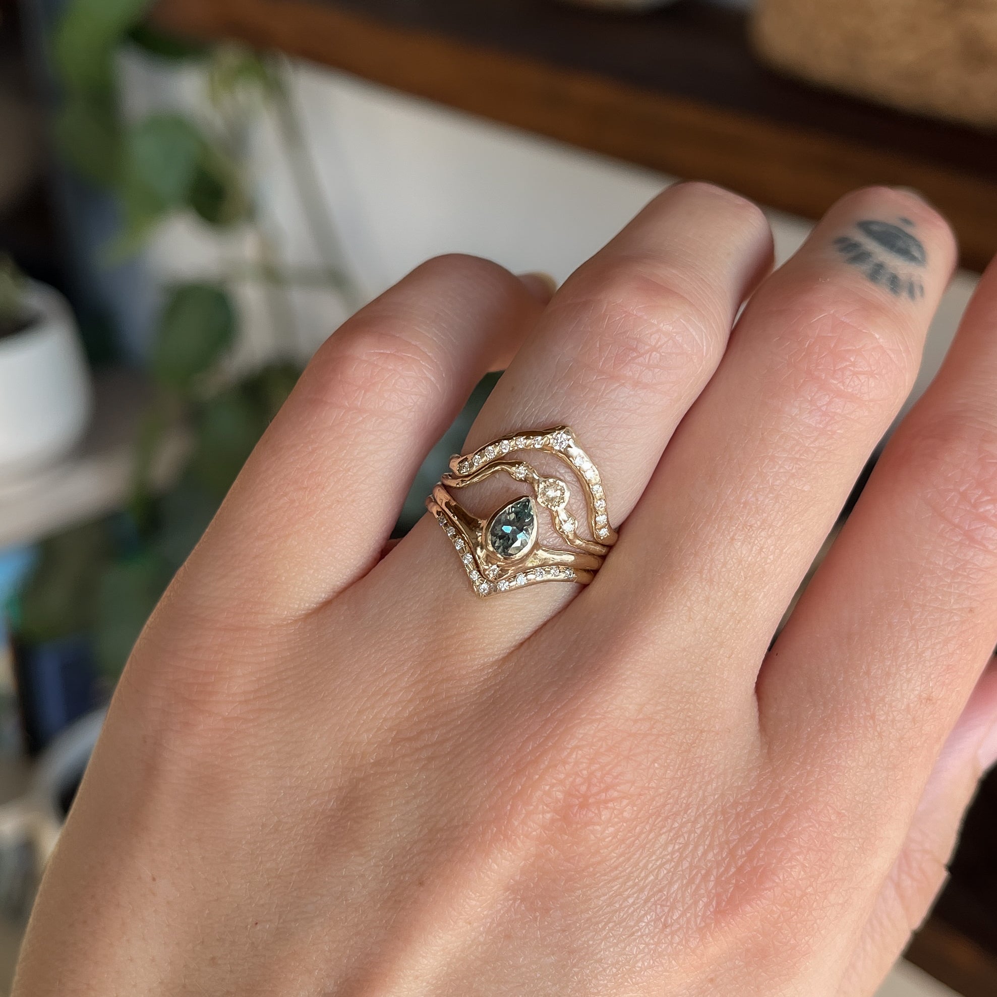 Reign of Light Ring | Montana Sapphire, Diamond, 14k Gold