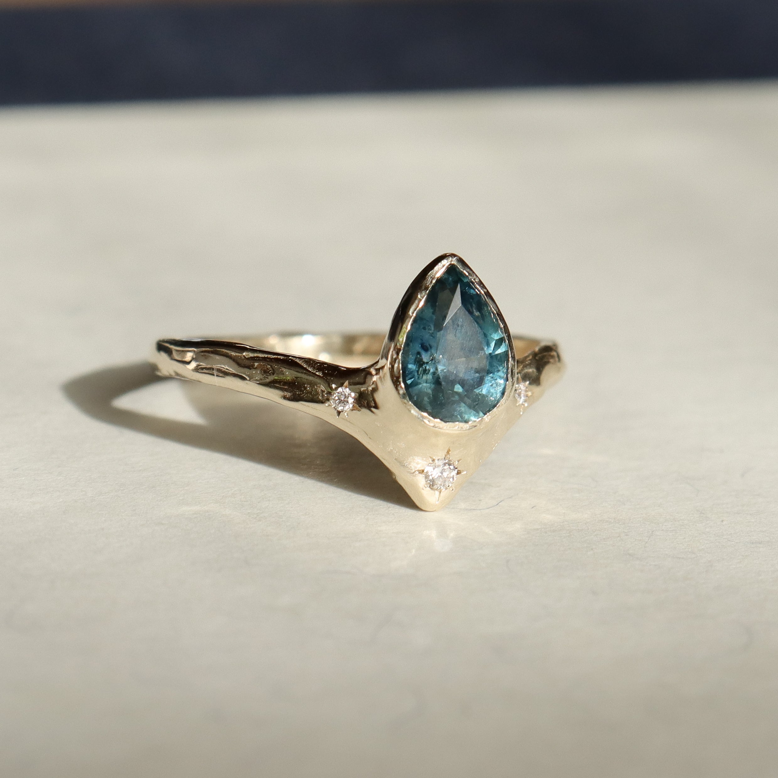 Reign of Light Ring | Montana Sapphire, Diamonds, 14k Gold