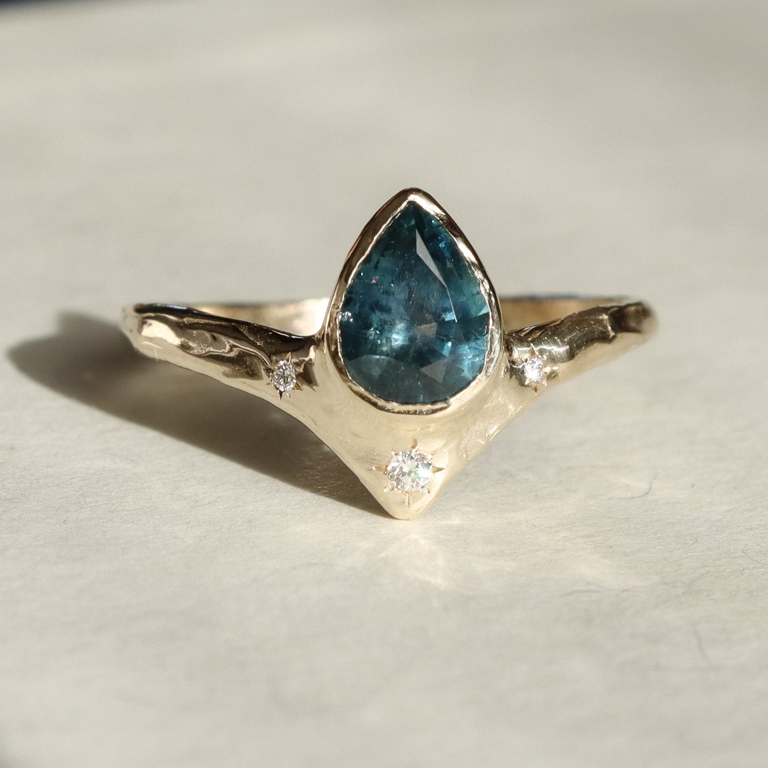 Reign of Light Ring | Montana Sapphire, Diamonds, 14k Gold