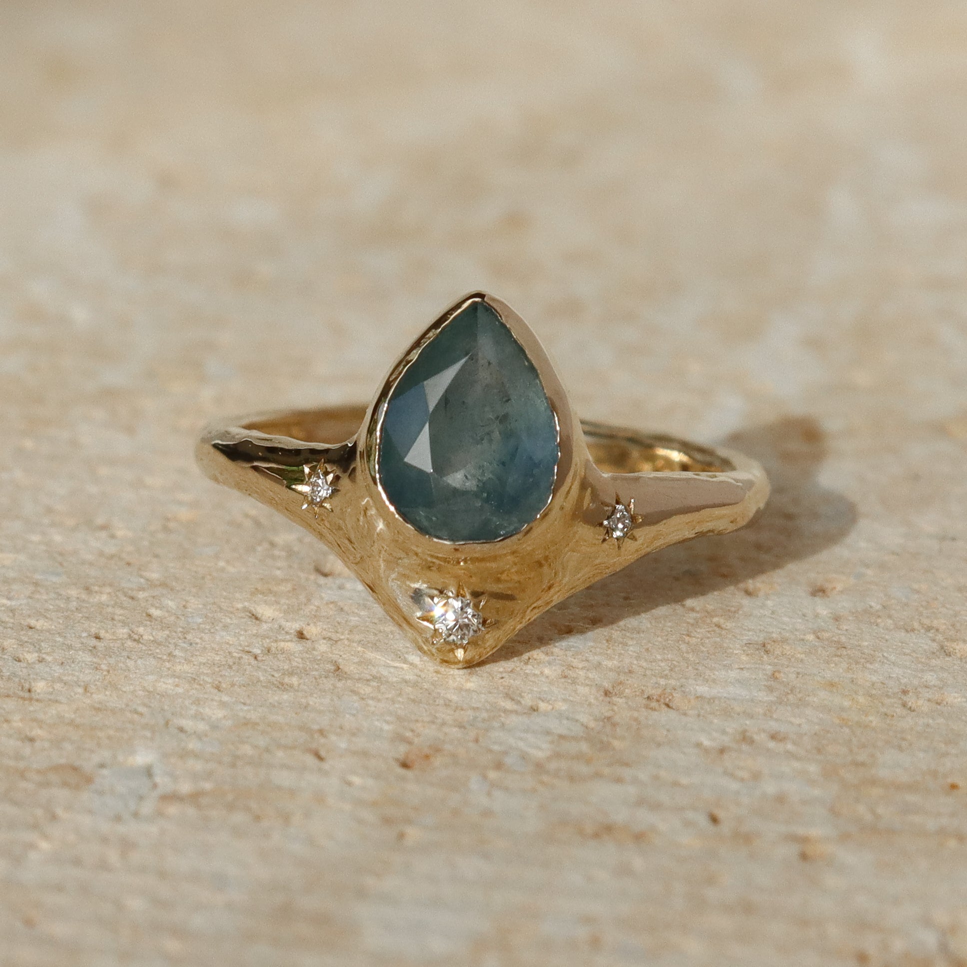 Reign of Light Ring | Montana Sapphire, Diamonds, 14k Gold