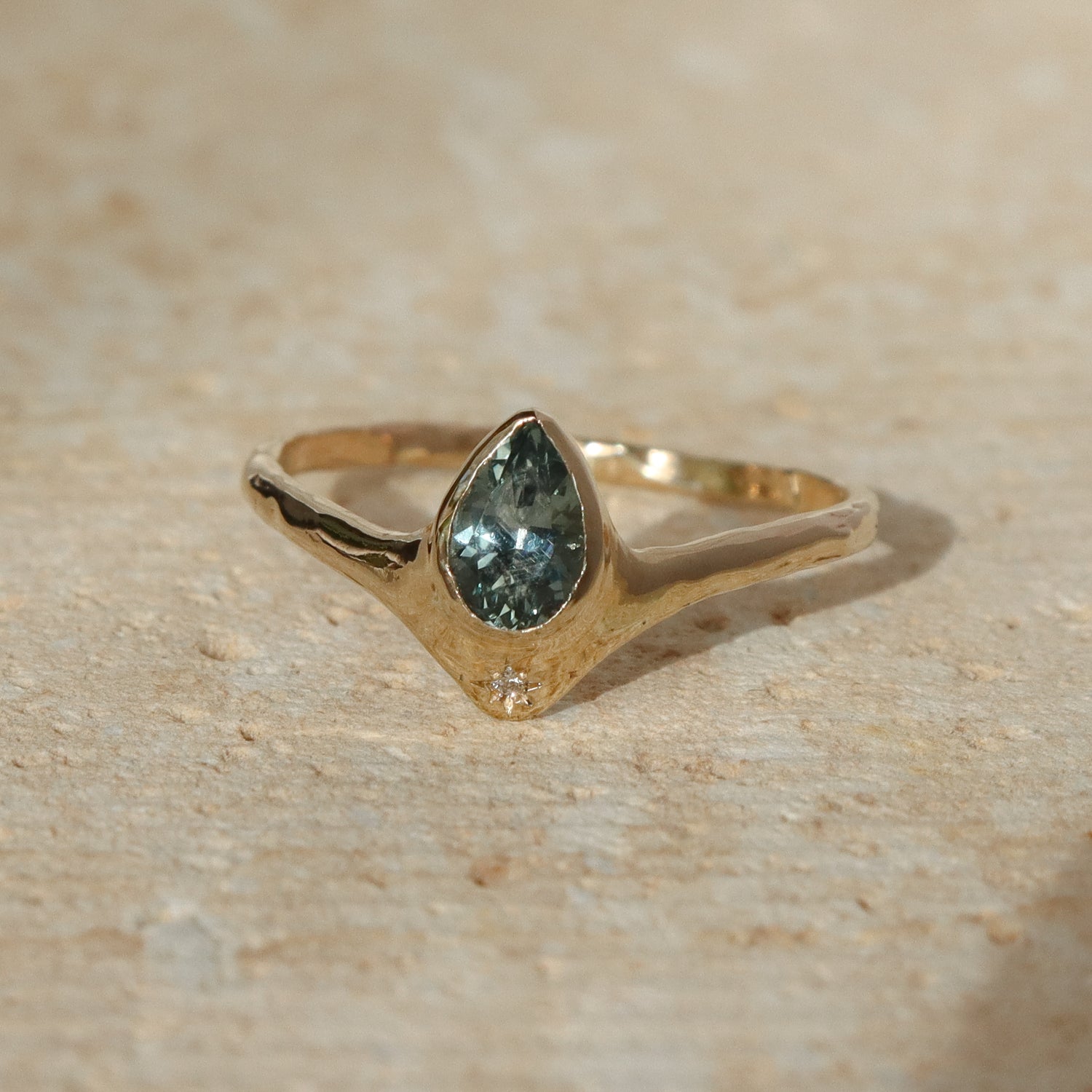 Reign of Light Ring | Montana Sapphire, Diamond, 14k Gold