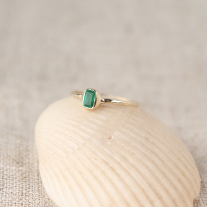 Mini Emerald Ring II | Emerald, 14k Gold