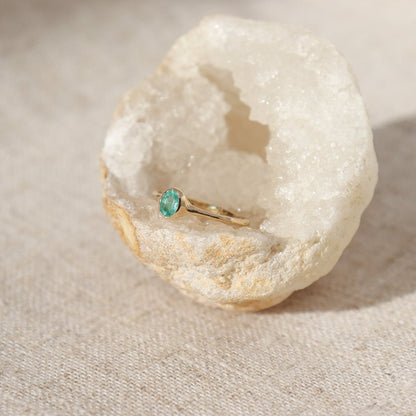 Mini Oval Emerald Ring | Emerald, 14k Gold