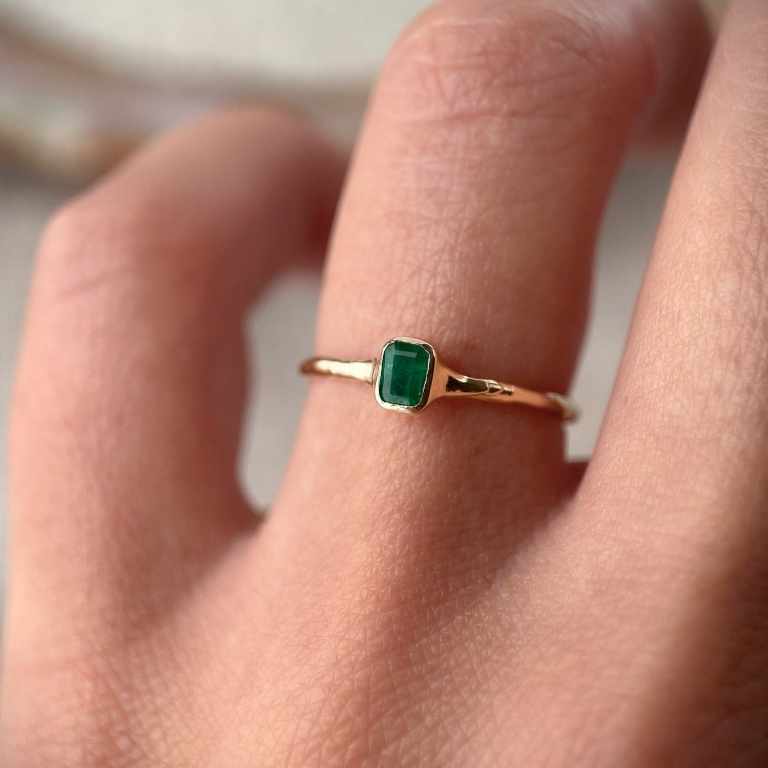 ज्योतिषी कभी नहीं बताते | Panna fingers | Who should wear Emerald Gemstone  | SECRET OF PANNA - YouTube