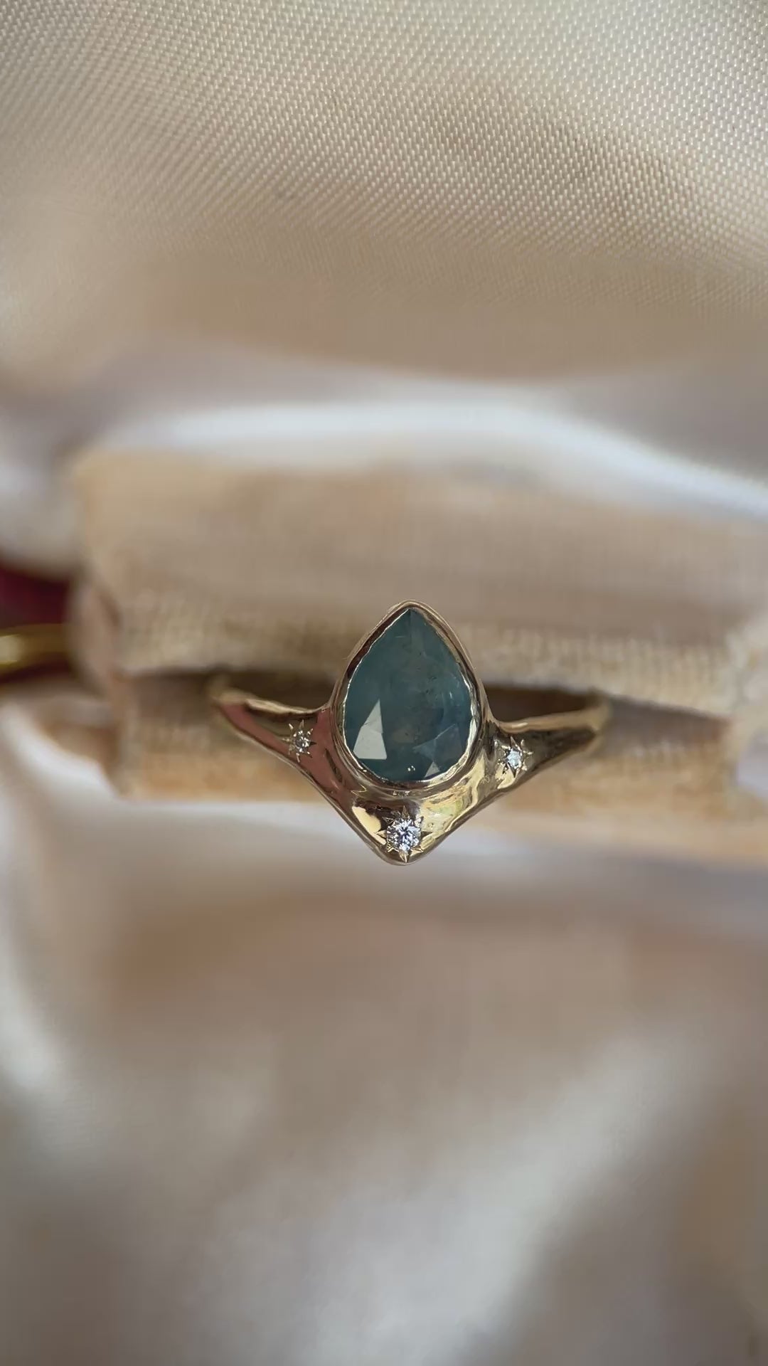 Reign of Light Ring | Montana Sapphire, Diamonds, 14k Gold