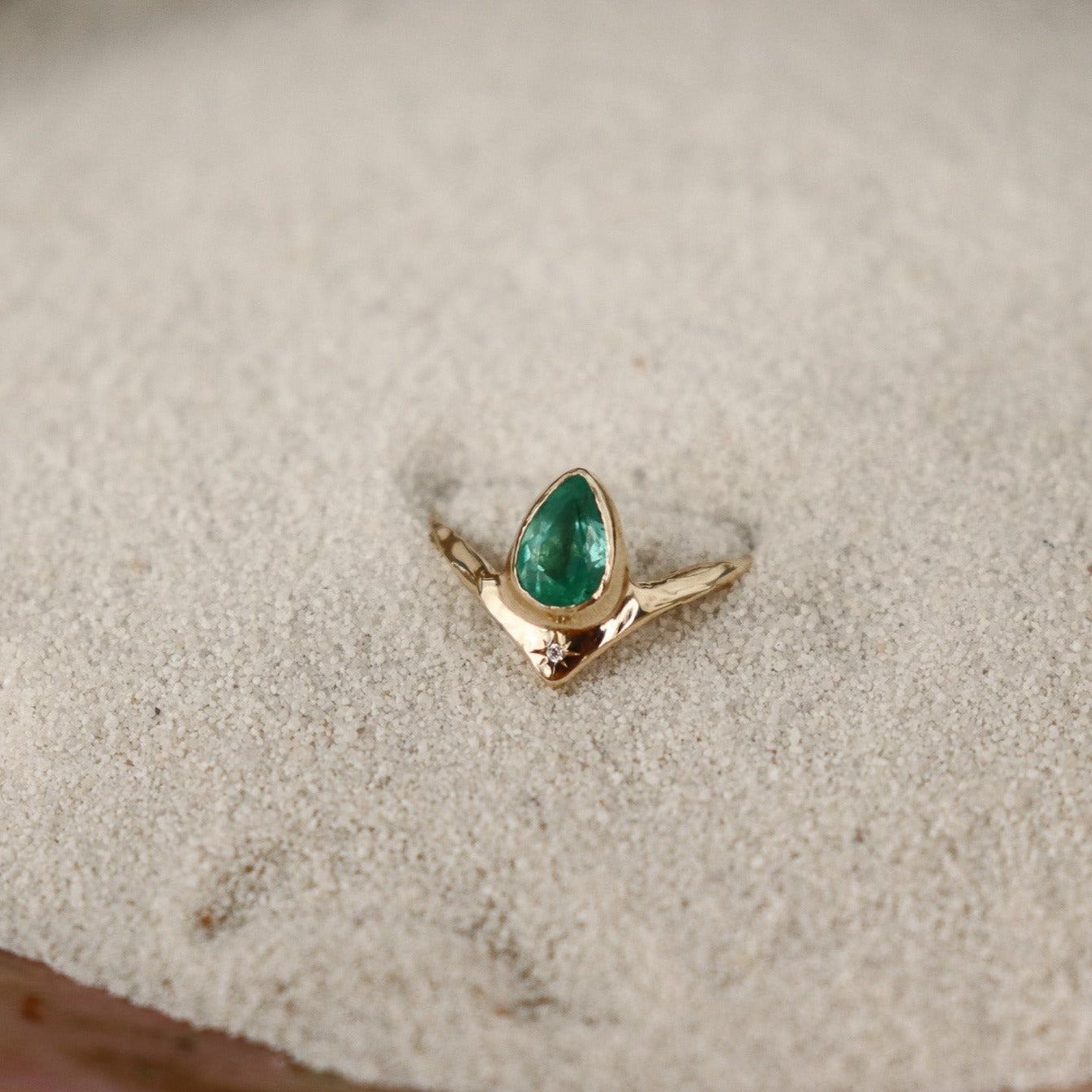 Reign of Light Ring | Emerald, Diamond, 14k Gold