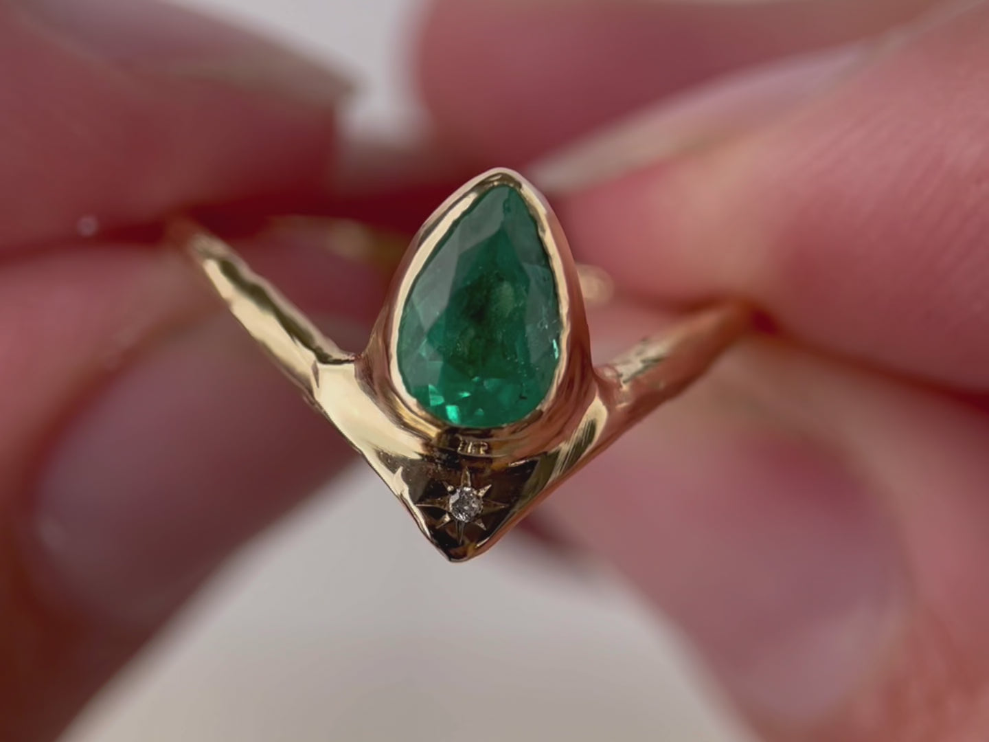 Reign of Light Ring | Emerald, Diamond, 14k Gold